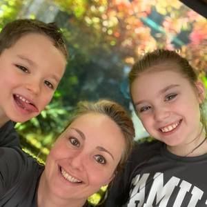 Meet your Posher, Ibolya